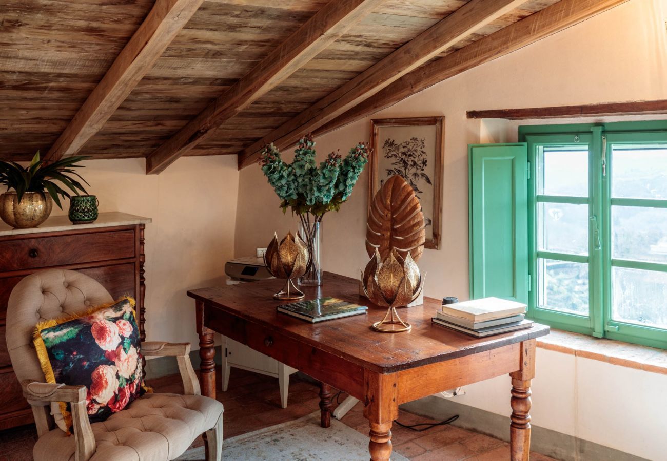 Villa in Lucca - Villa Gufo. The Place to Be. Panoramic Private Pool with a Lucca View and Private Tennis Court