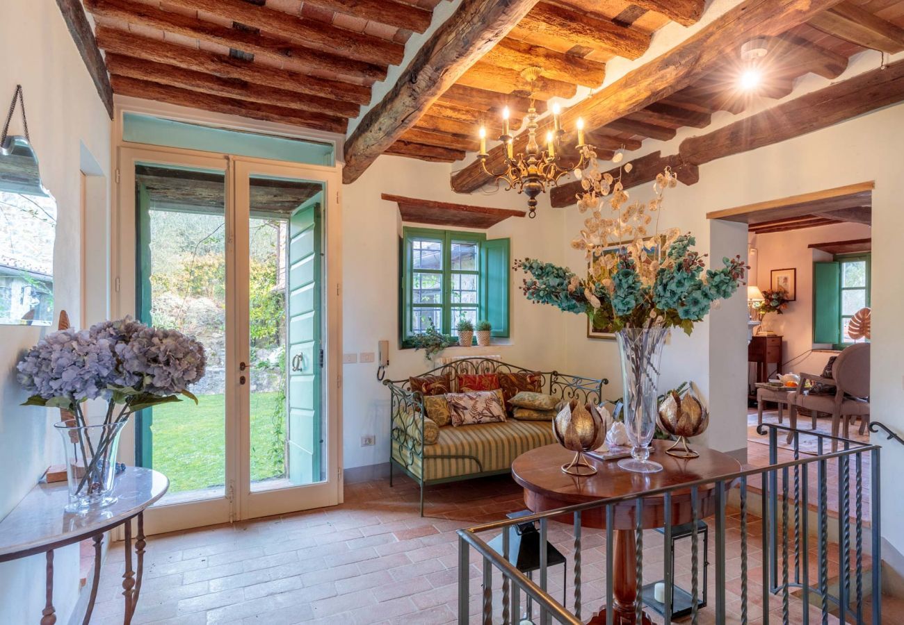 Villa in Lucca - Villa Gufo The Place to Be. Panoramic Private Pool with a Lucca View and Private Tennis Court