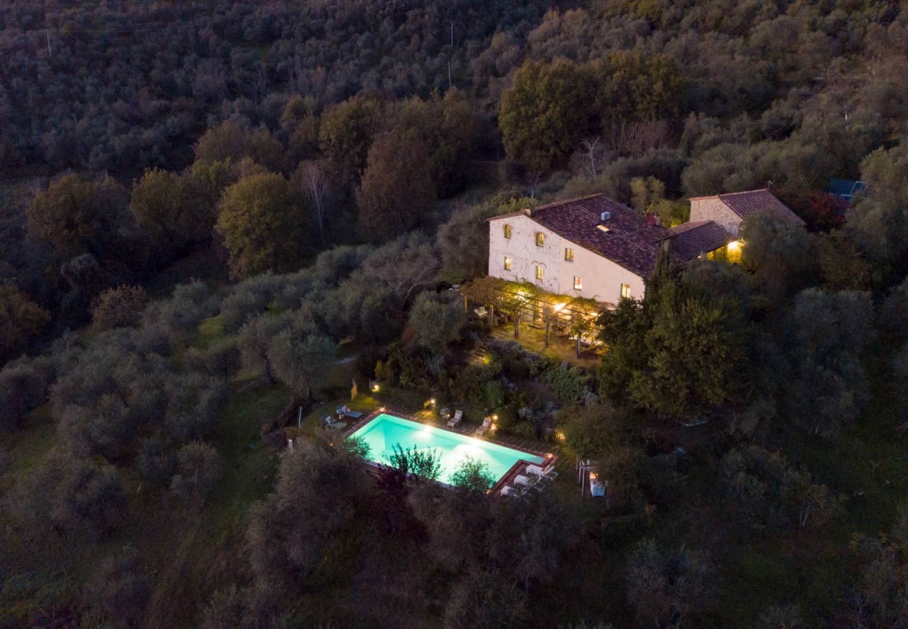 Villa in Lucca - Villa Gufo The Place to Be. Panoramic Private Pool with a Lucca View and Private Tennis Court