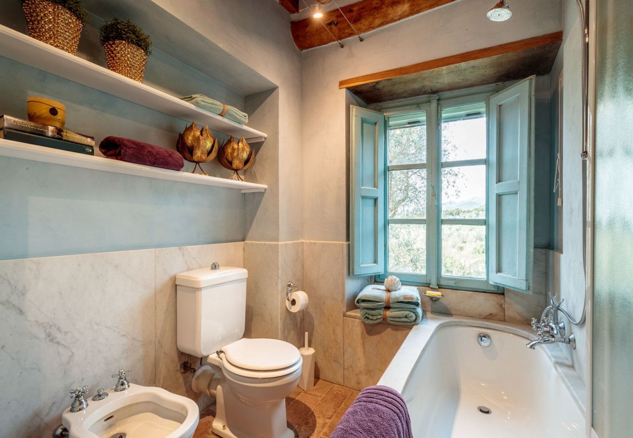Villa in Lucca - Villa Gufo. The Place to Be. Panoramic Private Pool with a Lucca View and Private Tennis Court