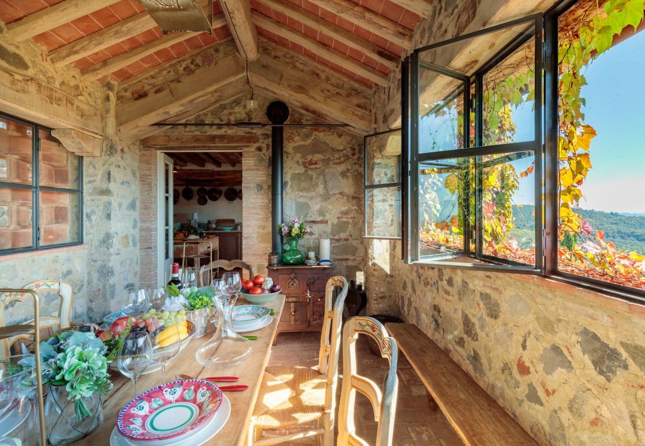 Villa in Matraia - Villa SunKiss: Traditional Stone Farmhouse Villa, Private Pool, Panorama and a Lot of Character in Lucca