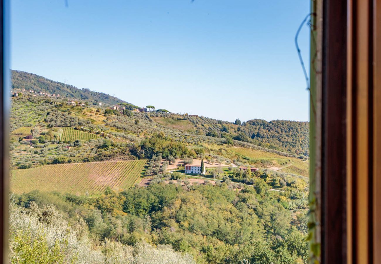 Villa in Matraia - Villa SunKiss: Traditional Stone Farmhouse Villa, Private Pool, Panorama and a Lot of Character in Lucca