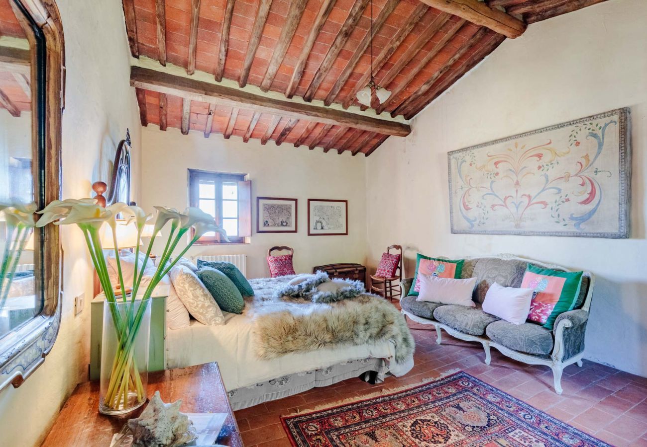 Villa in Matraia - Villa SunKiss: Traditional Stone Farmhouse Villa, Private Pool, Panorama and a Lot of Character in Lucca