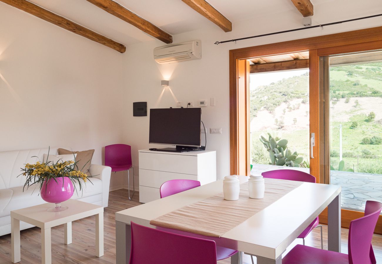 Cottage in Loiri - Cuccaru House - Porto San Paolo country flat with view | Klodge