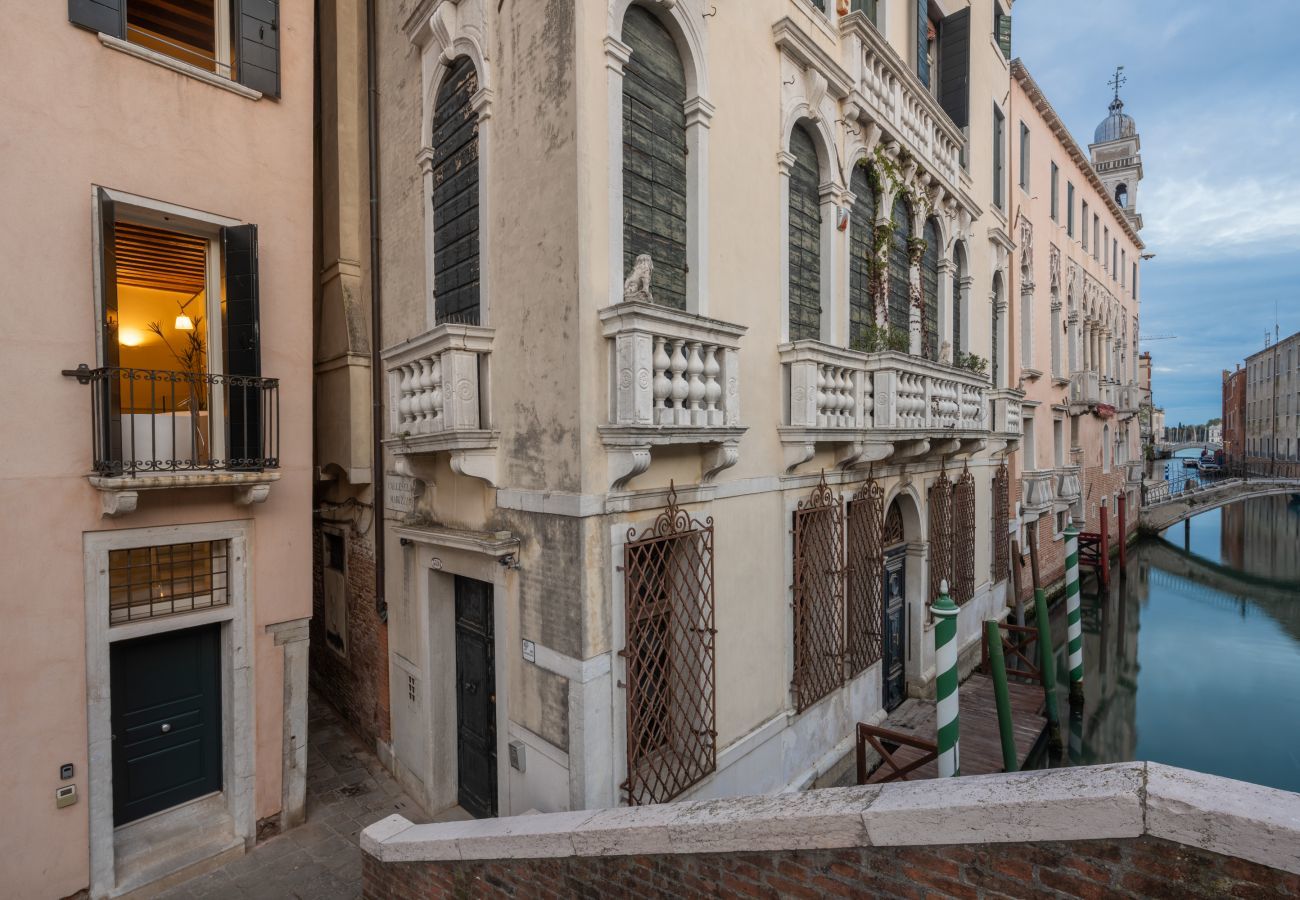 Apartment in Venice -  Lion Palace Canal View R&R