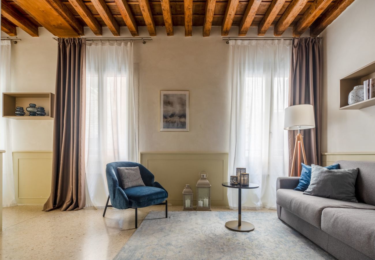 Apartment in Venice - Lion Palace Superior R&R