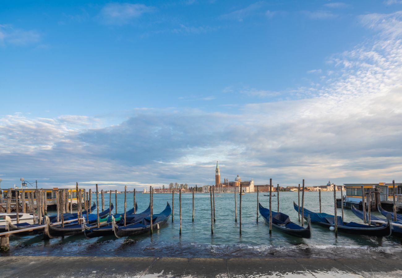 Apartment in Venice - Lion Palace Suite Terrace R&R