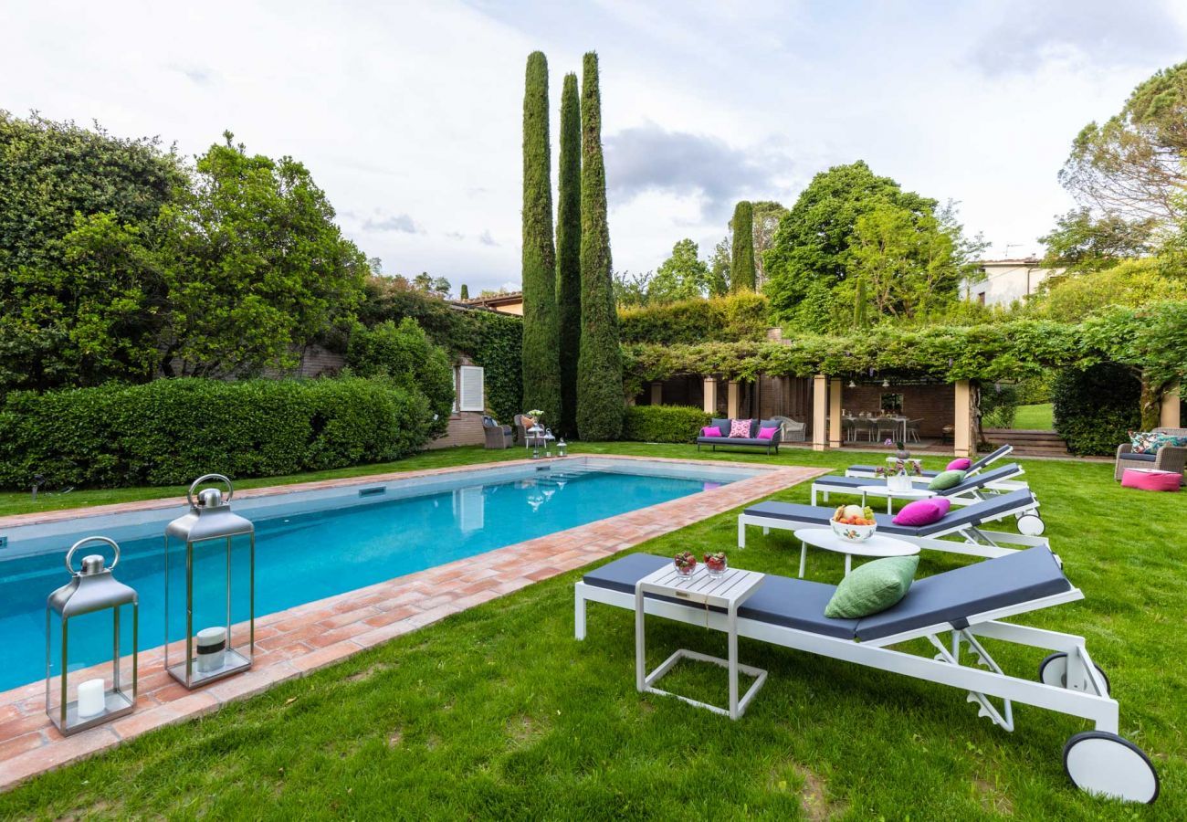 Villa in Lucca - VILLA THE SECRET ESCAPE. Luxury Redefined.