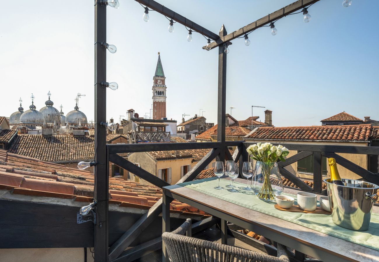 Apartment in Venice - San Marco View Terrace Apartment R&R