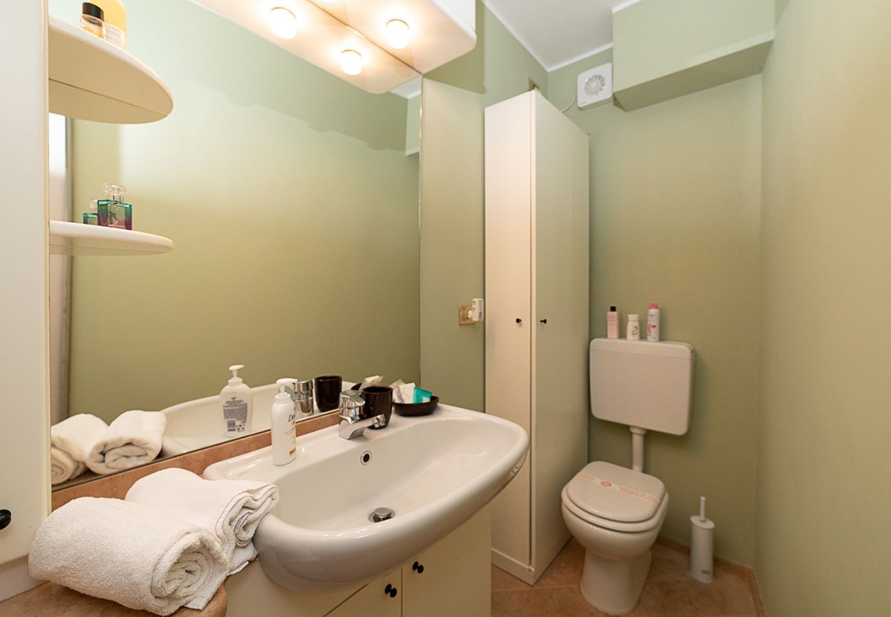 Apartment in Lazise - Regarda - Apartment Pergolana 11 on the lake with botanical garden and pool
