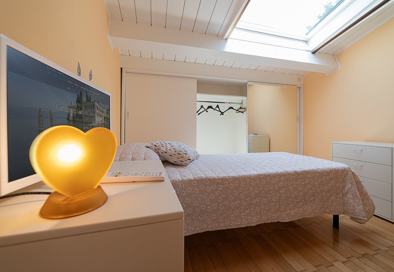 Apartment in Lazise - Regarda - Apartment Pergolana 11 on the lake with botanical garden and pool