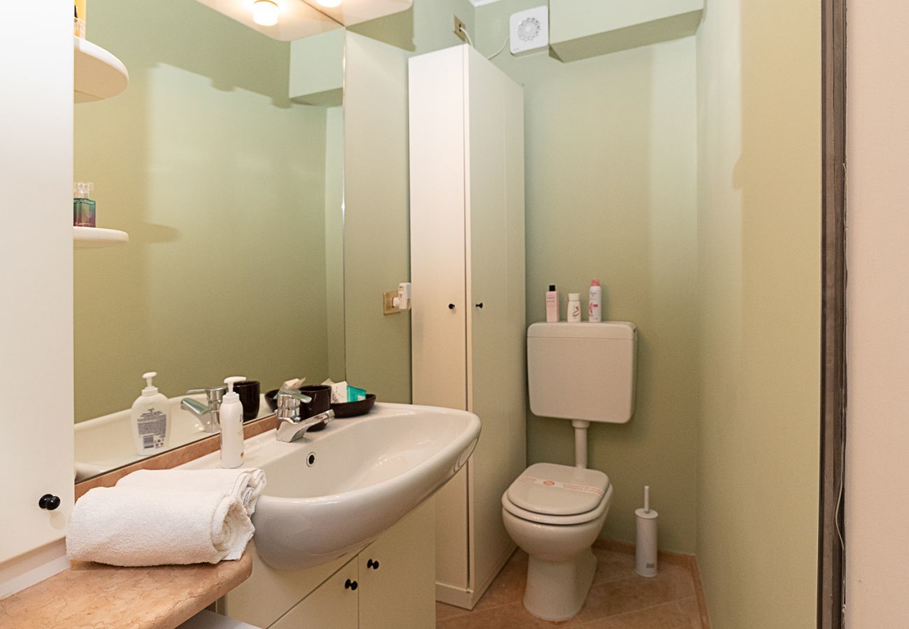 Apartment in Lazise - Regarda - Apartment Pergolana 11 on the lake with botanical garden and pool