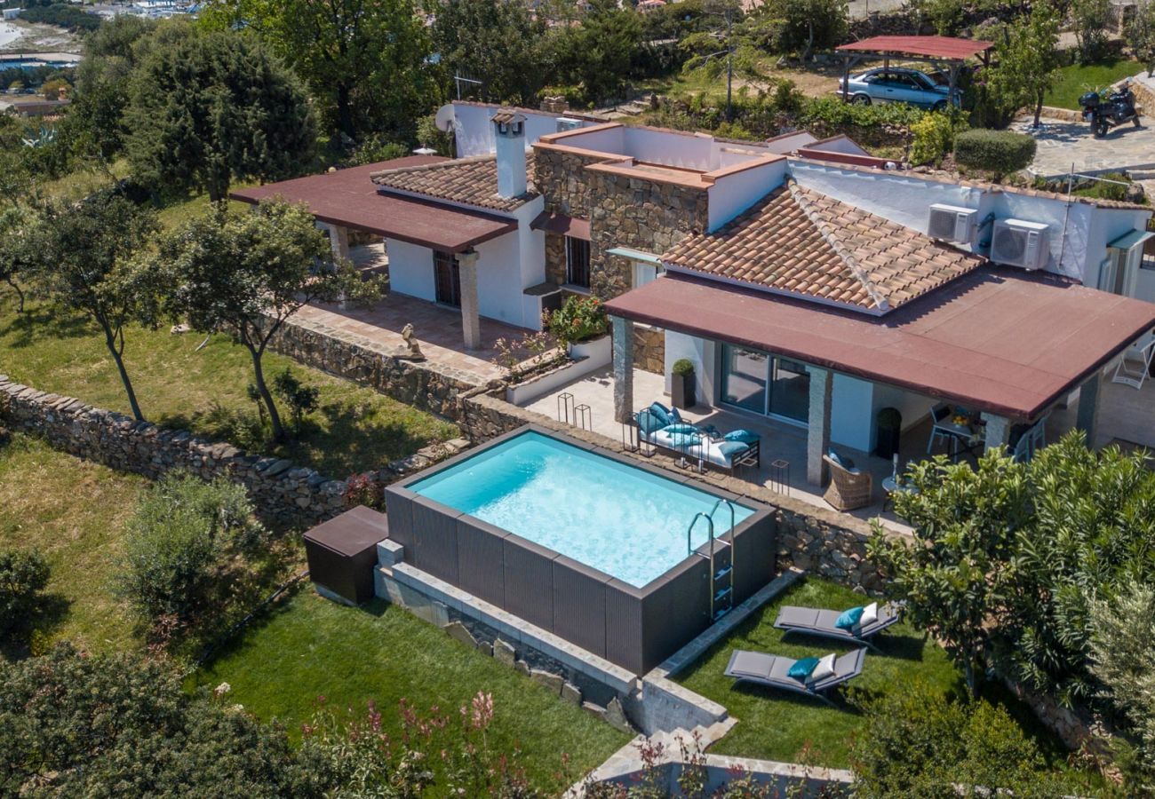 Villa in Ottiolu - VILLA LA BELLA, Luxury Seafront Villa with Panoramic Terrace in Porto Ottiolu, Sardinia