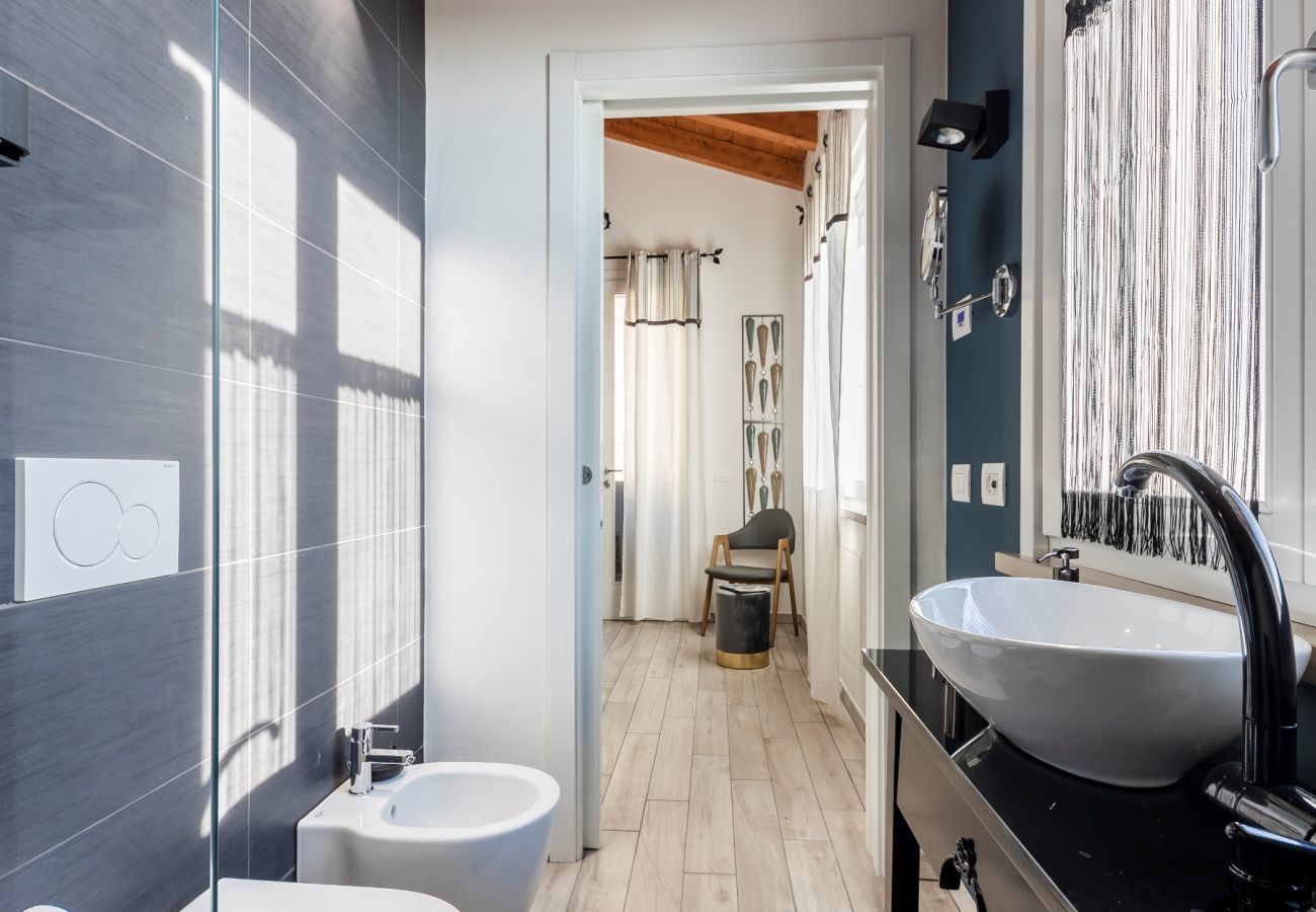 Apartment in Lazise - Regarda -  Luxury Suite Casa Masa 1A near Villa dei Cedri thermal Park
