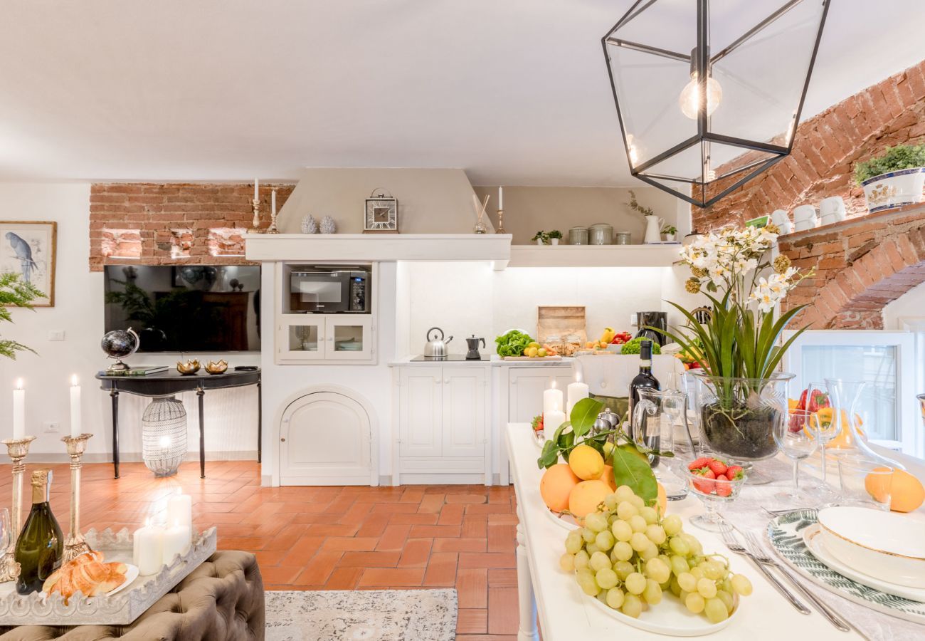 Apartment in Lucca - Casa Colosseum