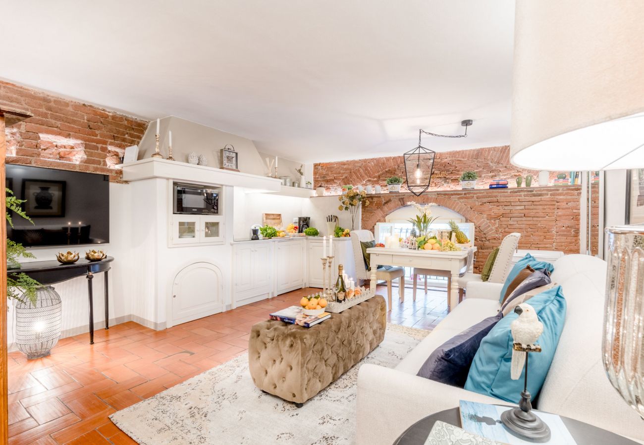 Apartment in Lucca - Casa Colosseum