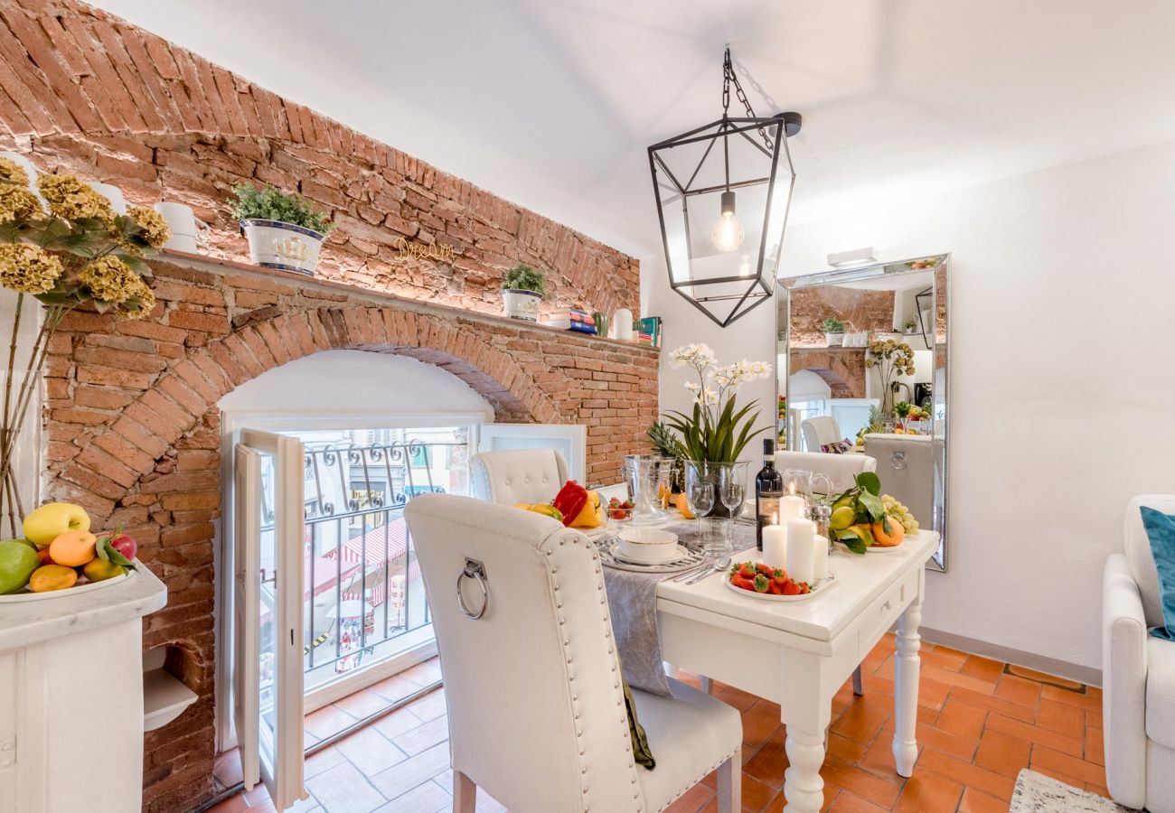 Apartment in Lucca - Casa Colosseum