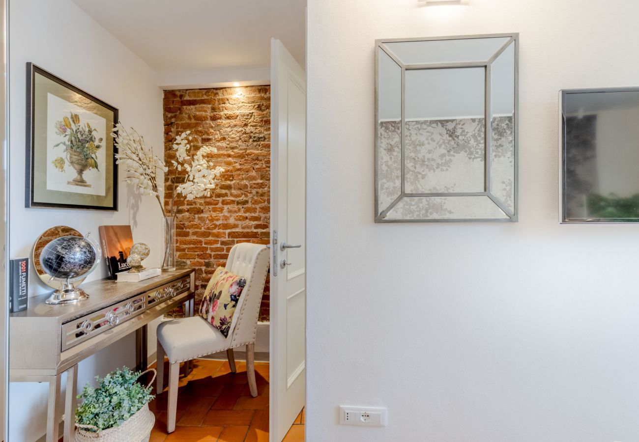 Apartment in Lucca - Casa Colosseum