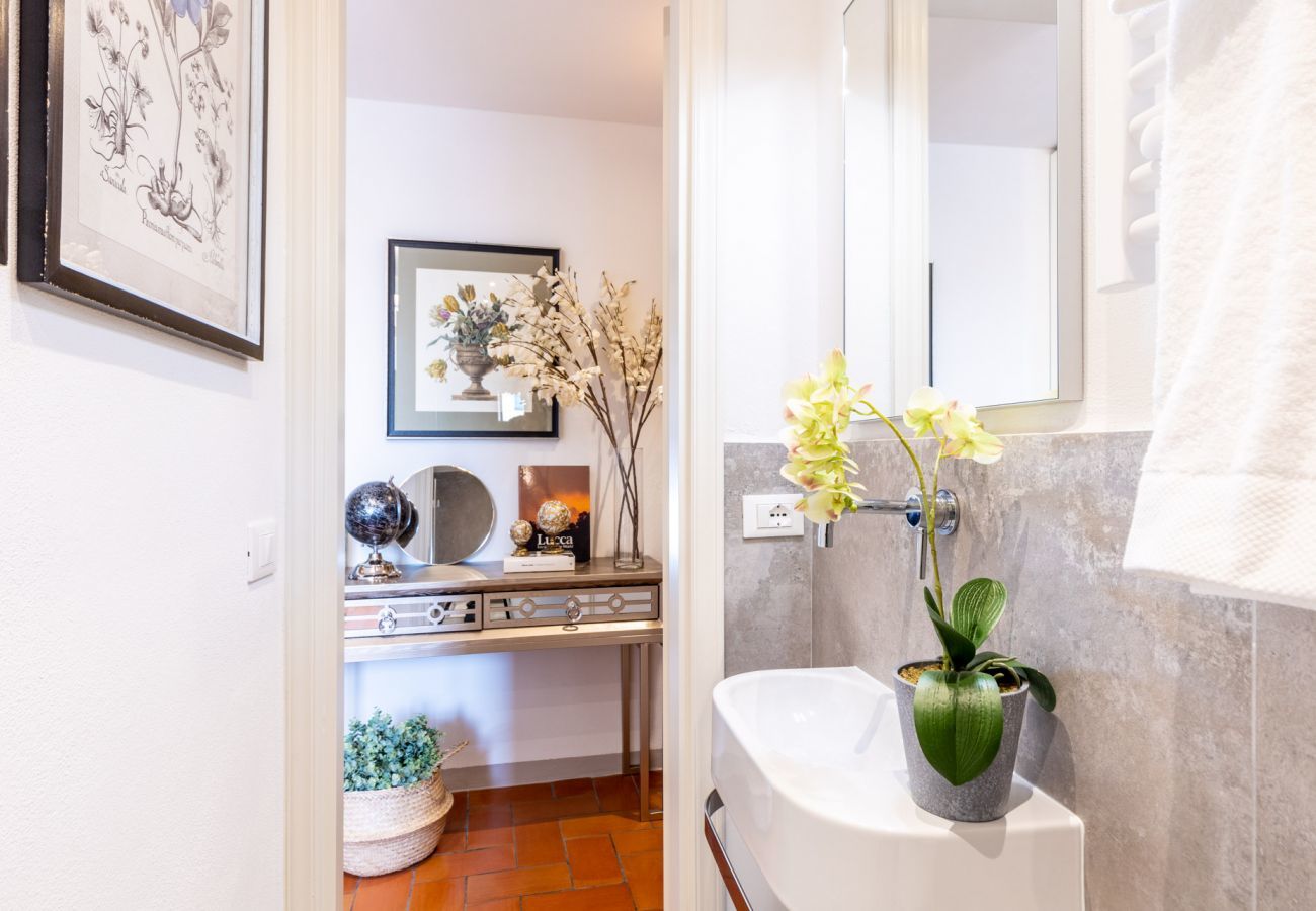 Apartment in Lucca - Casa Colosseum