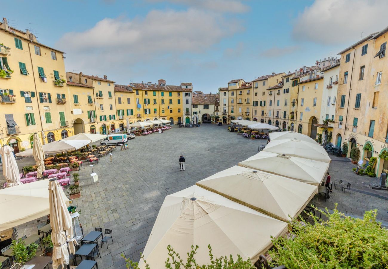 Apartment in Lucca - Casa Colosseum