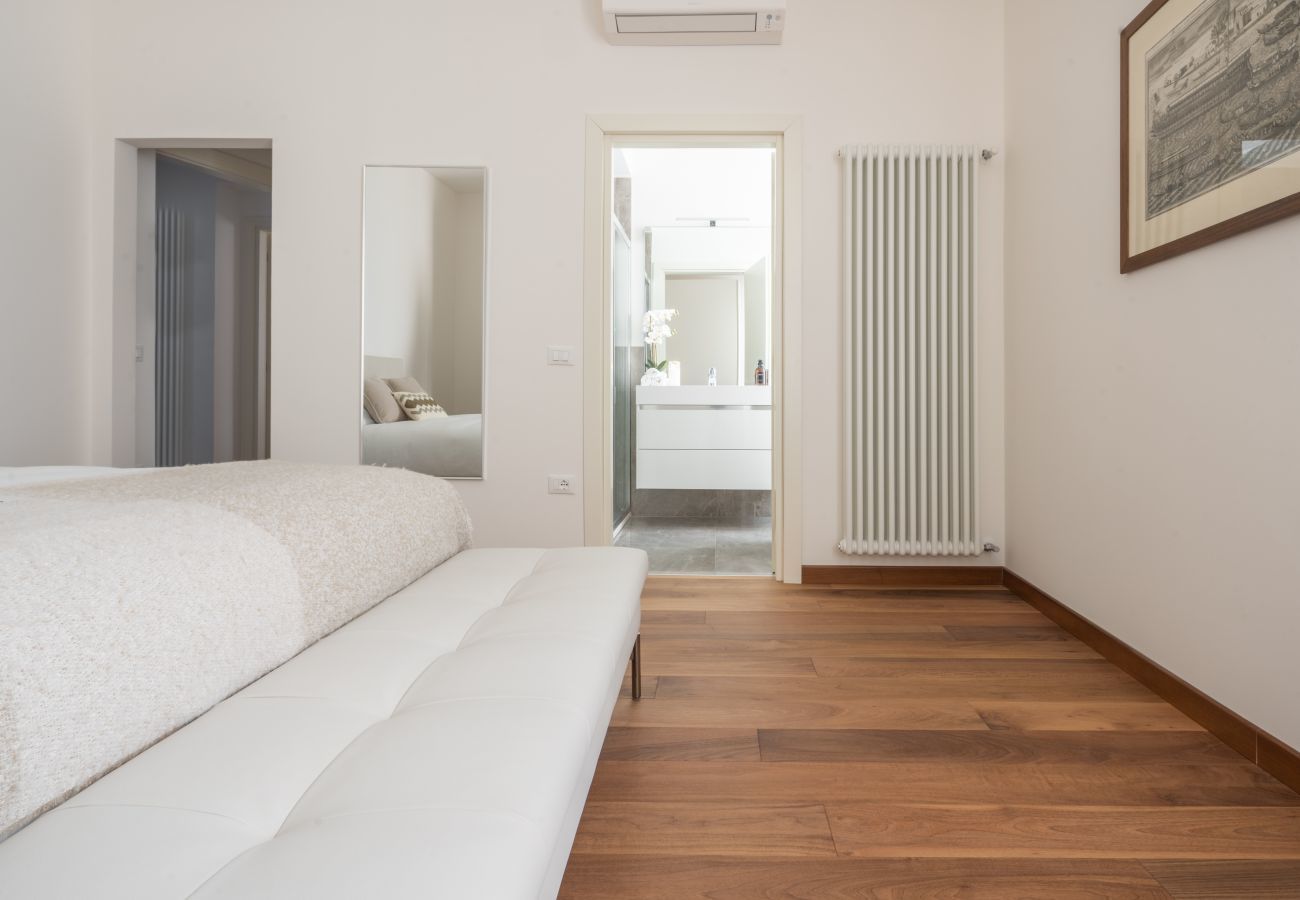 Apartment in Venice - Rialto Deluxe Grand Canal View R&R