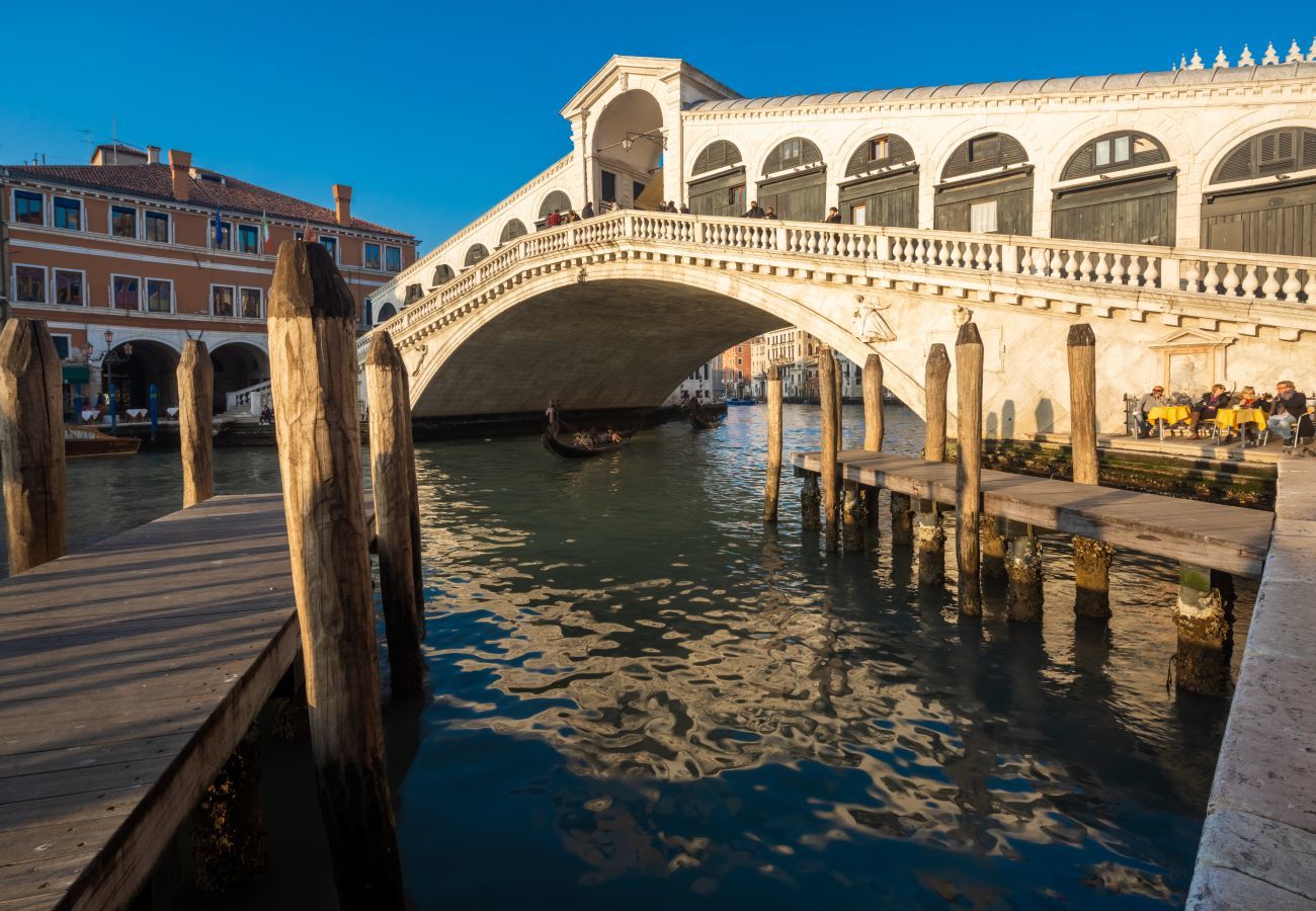 Apartment in Venice - Rialto Deluxe Grand Canal View R&R