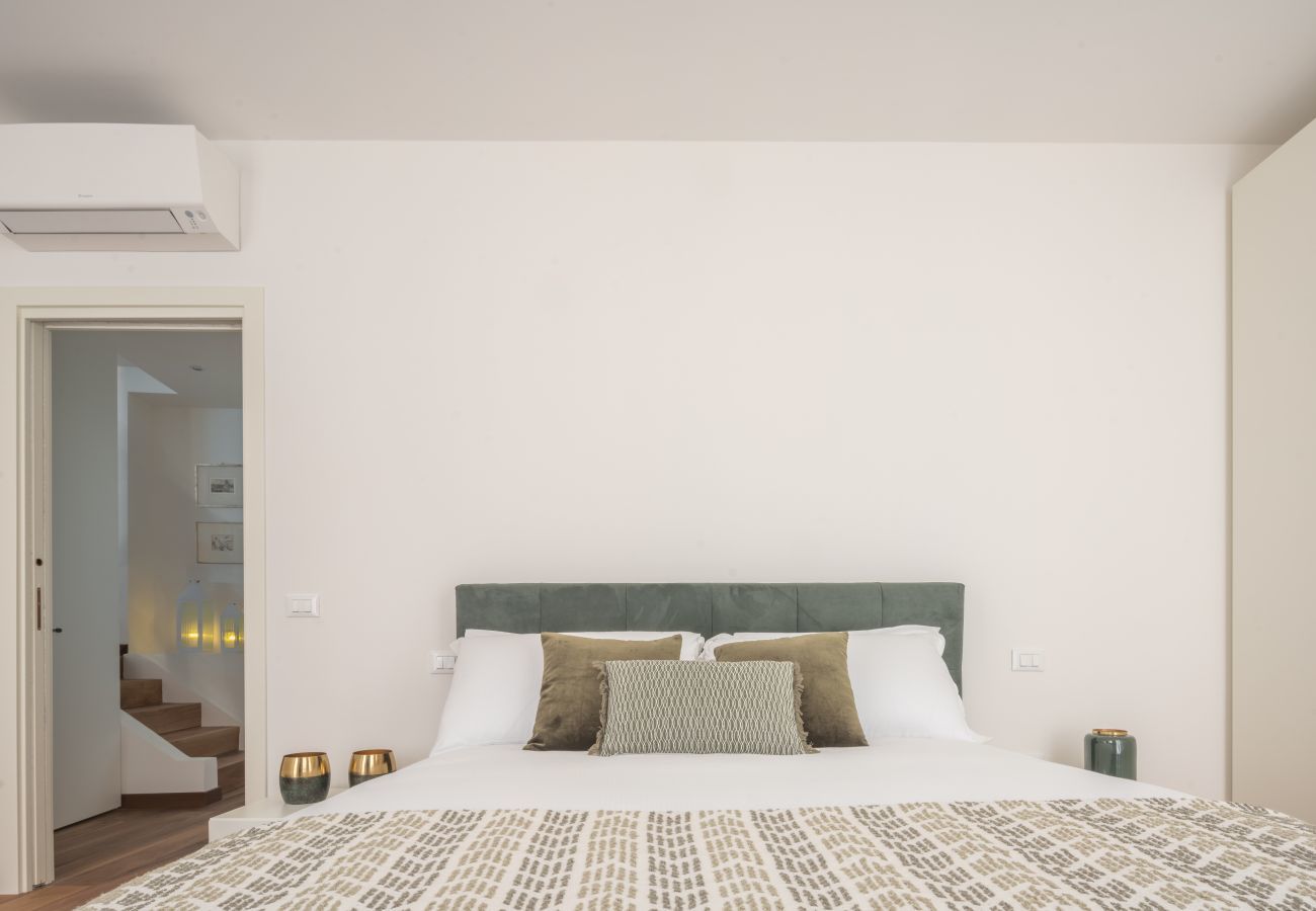 Apartment in Venice - Rialto Deluxe Grand Canal View R&R