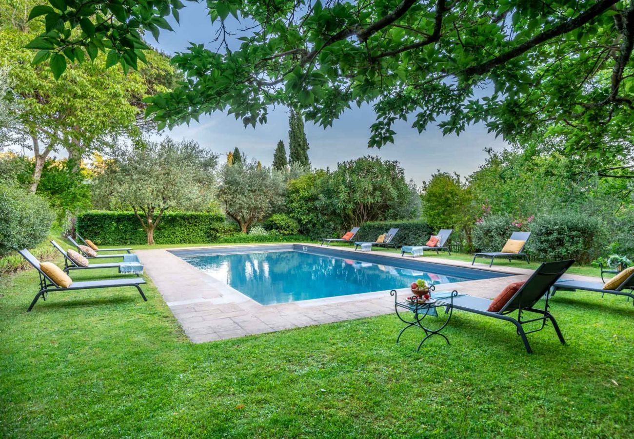 Villa in Camaiore - Luxury Farmhouse Retreat between Lucca and the Beach