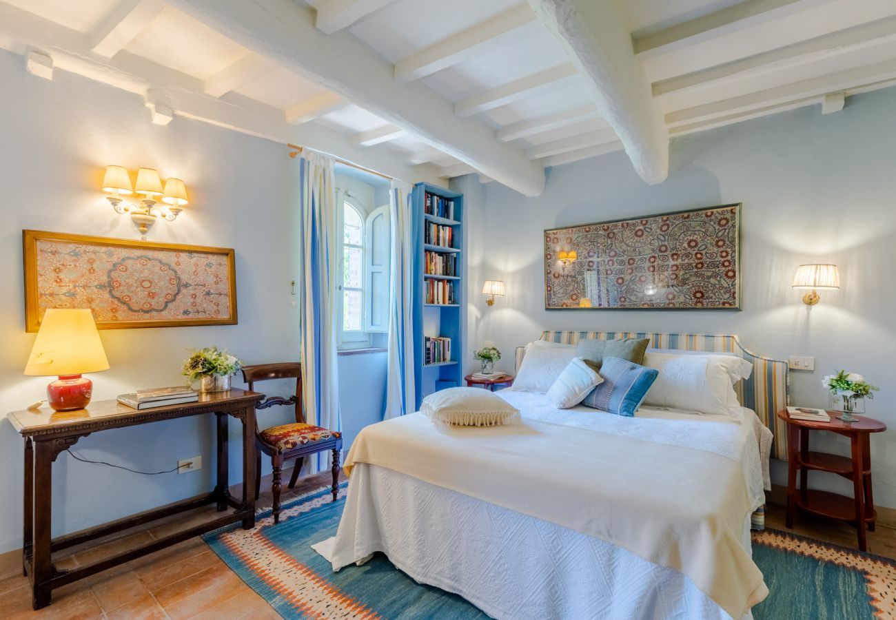 Villa in Camaiore - Luxury Farmhouse Retreat between Lucca and the Beach