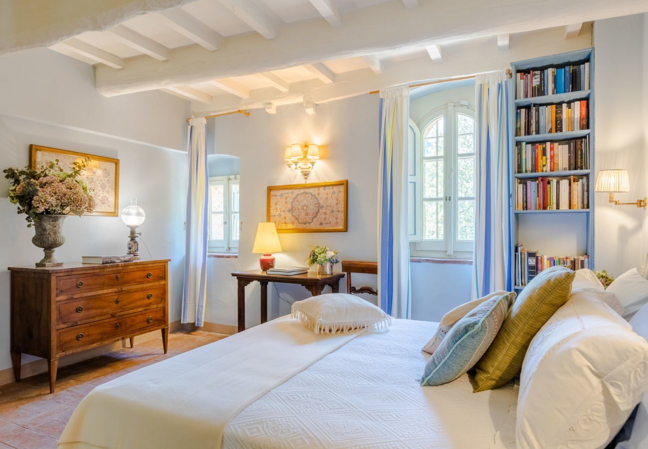 Villa in Camaiore - Luxury Farmhouse Retreat between Lucca and the Beach
