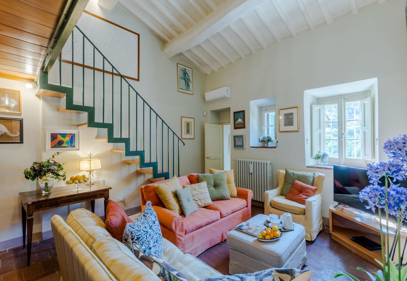 Villa in Camaiore - Luxury Farmhouse Retreat between Lucca and the Beach