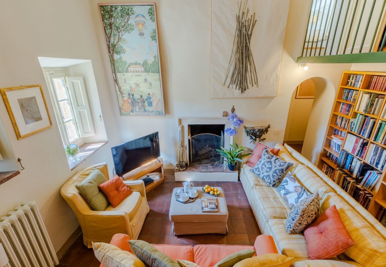 Villa in Camaiore - Luxury Farmhouse Retreat between Lucca and the Beach