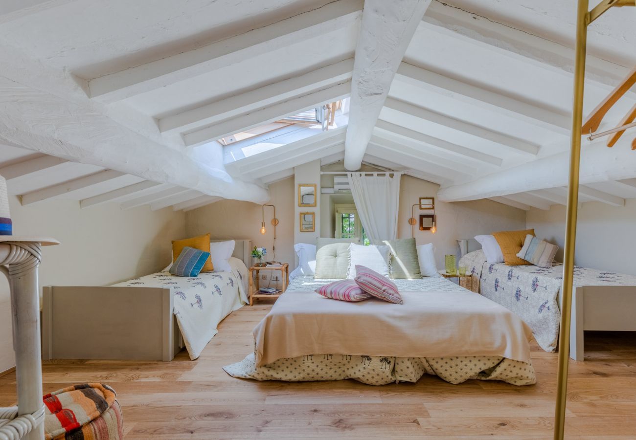 Villa in Camaiore - Luxury Farmhouse Retreat between Lucca and the Beach