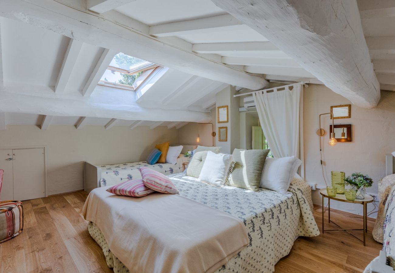 Villa in Camaiore - Luxury Farmhouse Retreat between Lucca and the Beach