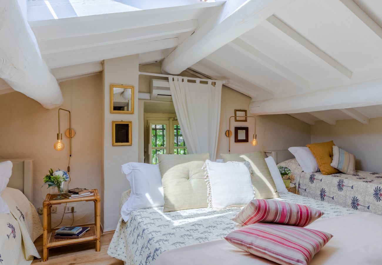 Villa in Camaiore - Luxury Farmhouse Retreat between Lucca and the Beach