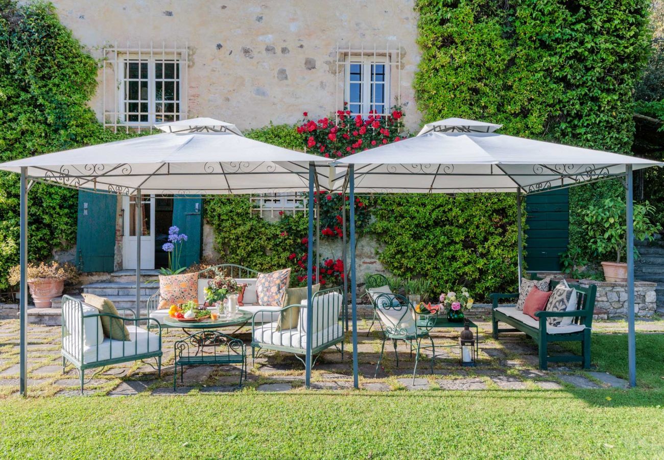 Villa in Camaiore - Luxury Farmhouse Retreat between Lucca and the Beach