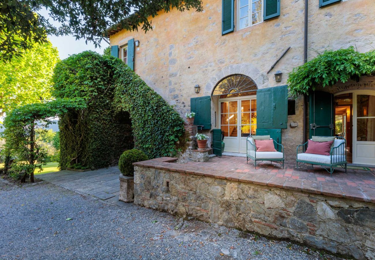 Villa in Camaiore - Luxury Farmhouse Retreat between Lucca and the Beach