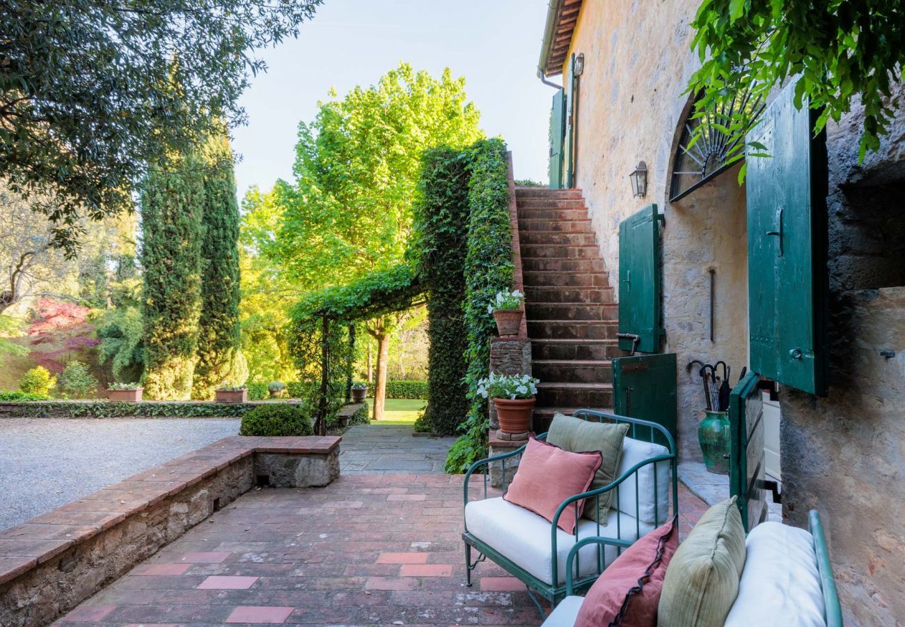 Villa in Camaiore - Luxury Farmhouse Retreat between Lucca and the Beach