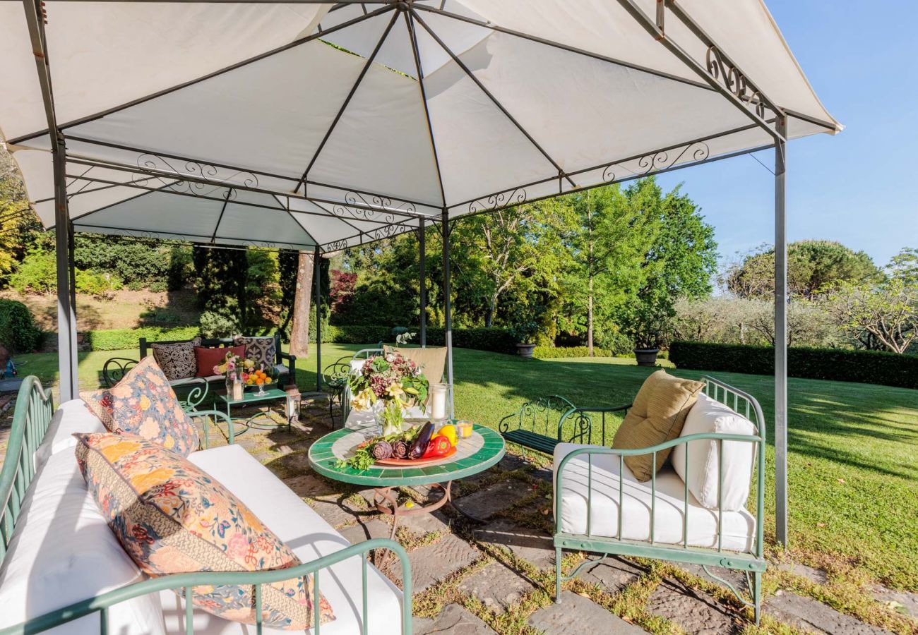Villa in Camaiore - Luxury Farmhouse Retreat between Lucca and the Beach
