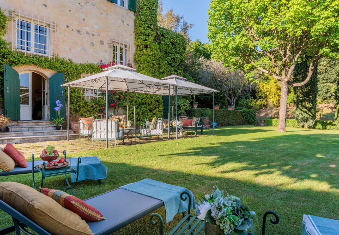Villa in Camaiore - Luxury Farmhouse Retreat between Lucca and the Beach