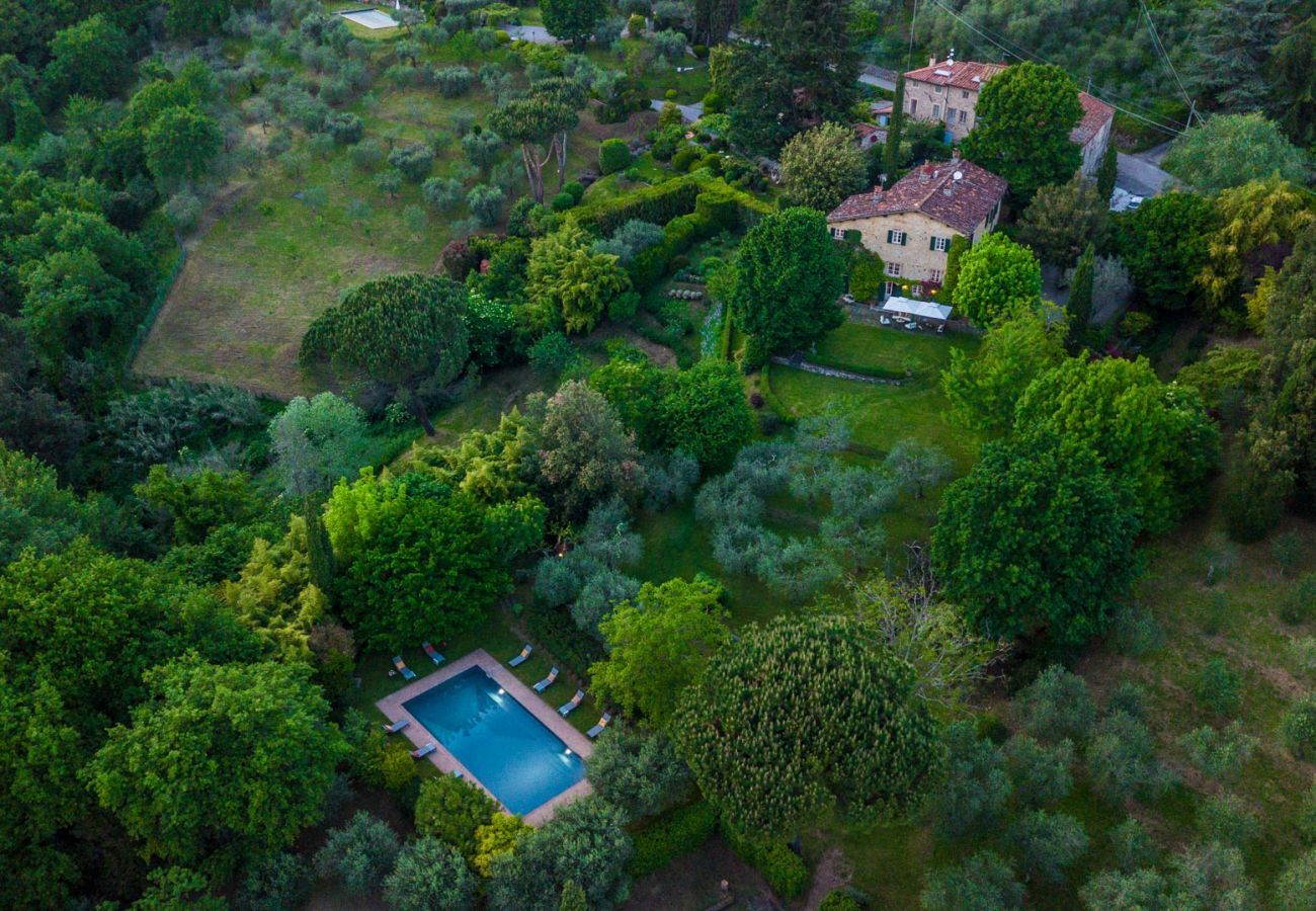Villa in Camaiore - Luxury Farmhouse Retreat between Lucca and the Beach