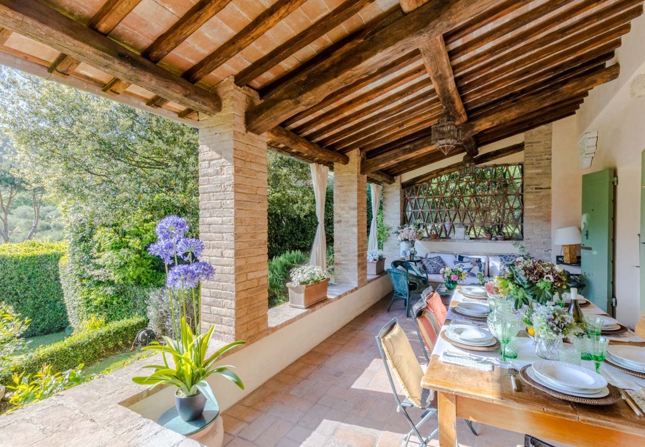 Villa in Camaiore - Luxury Farmhouse Retreat between Lucca and the Beach