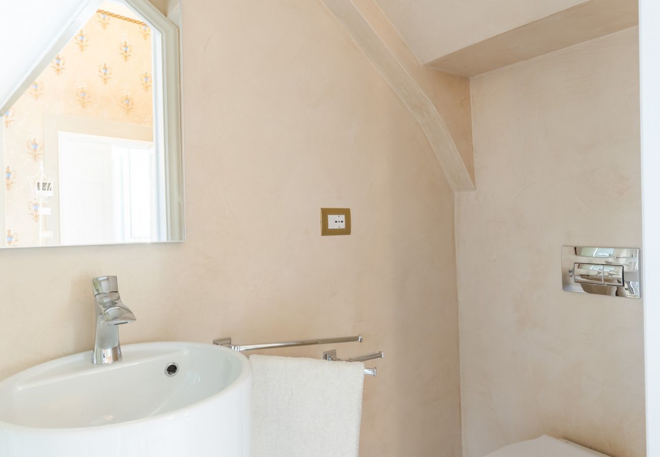 Apartment in Lucca - The Duke's Room