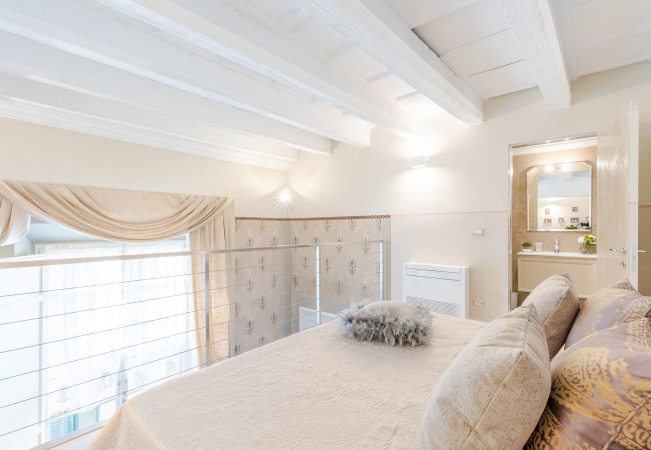 Apartment in Lucca - The Duke's Room
