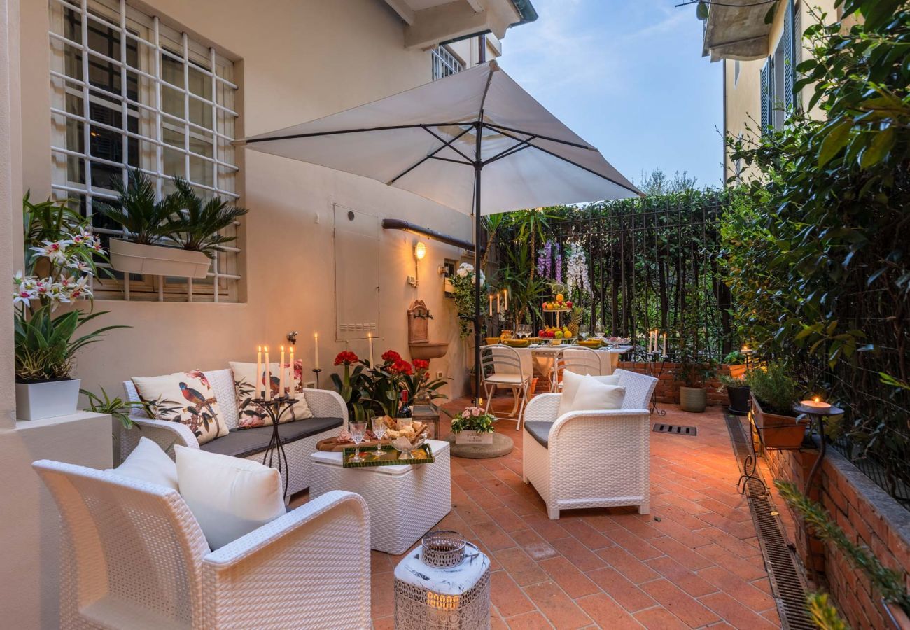 Apartment in Lucca - The Garden Along the Stream