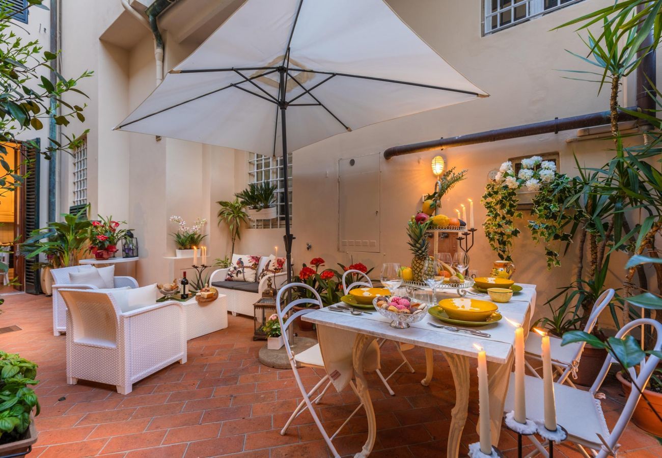 Apartment in Lucca - The Garden Along the Stream