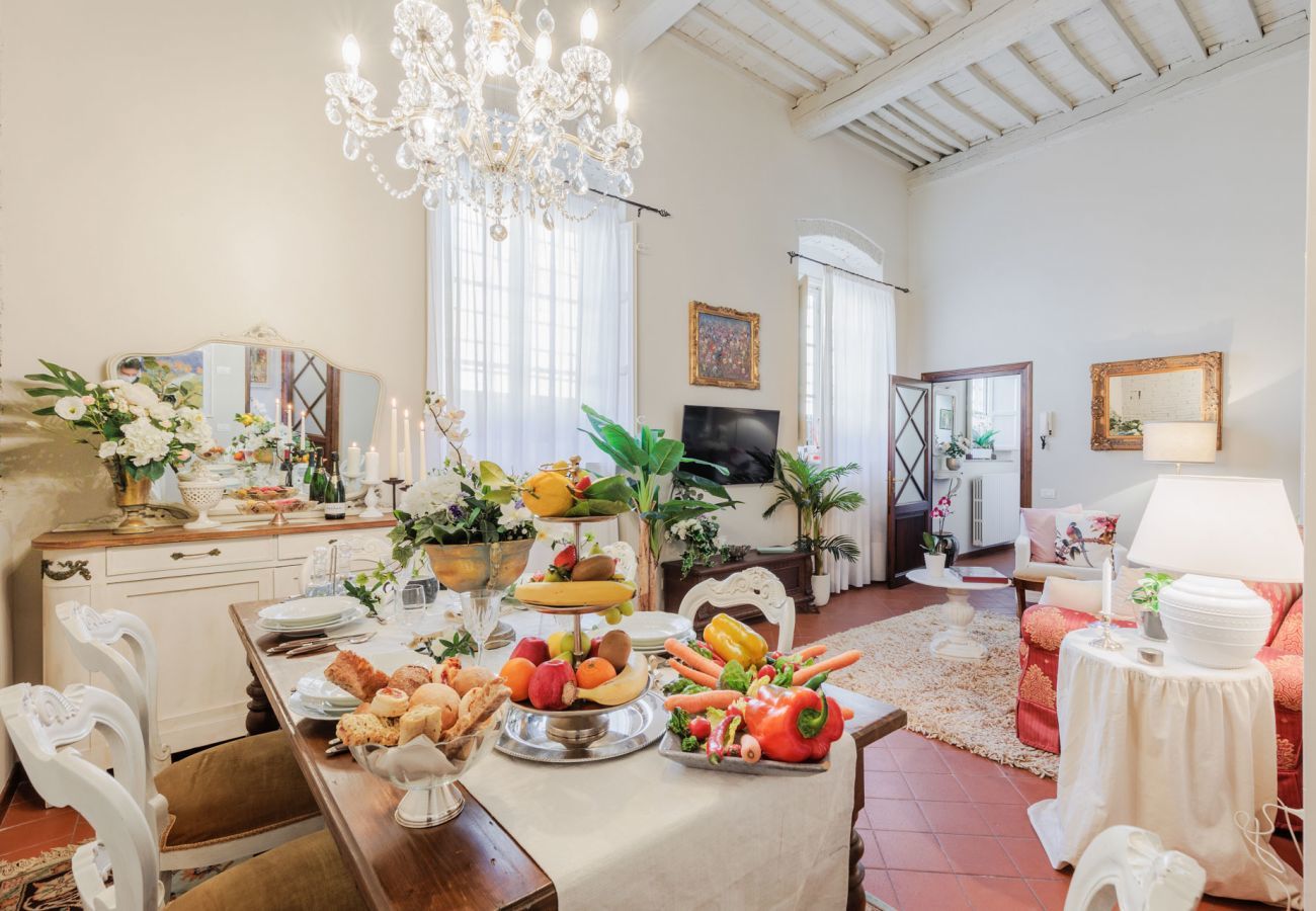 Apartment in Lucca - The Garden Along the Stream