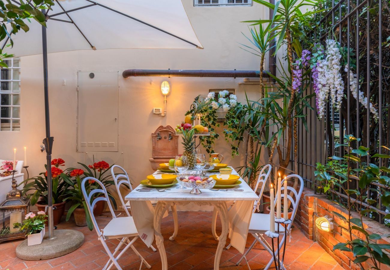 Apartment in Lucca - The Garden Along the Stream