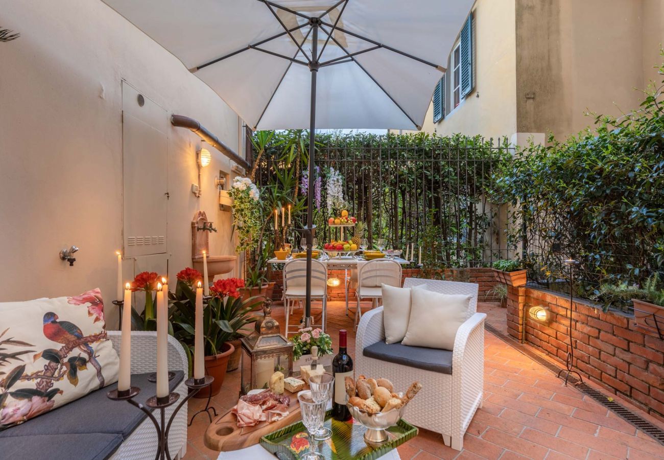 Apartment in Lucca - The Garden Along the Stream