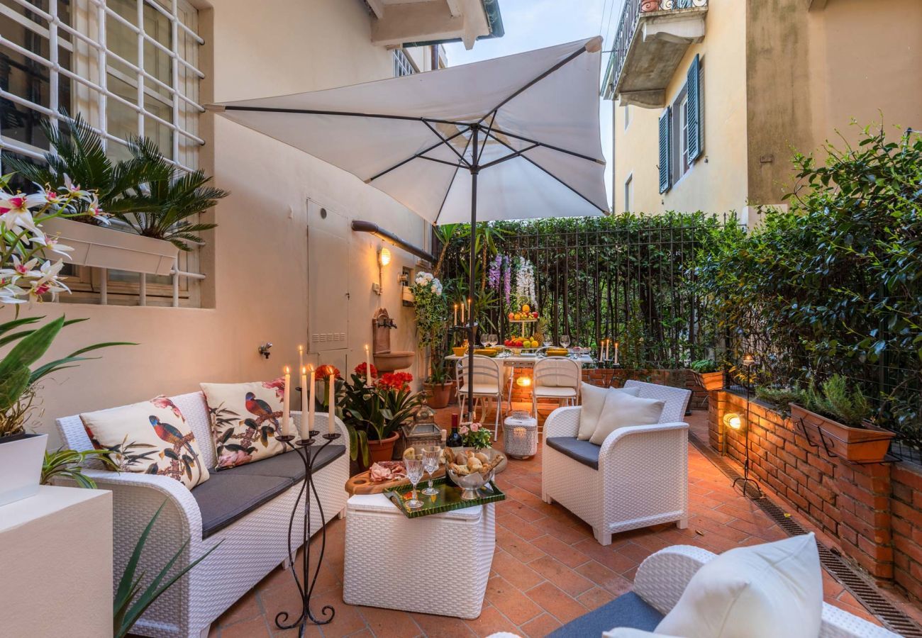Apartment in Lucca - The Garden Along the Stream